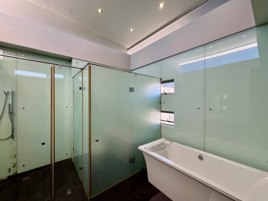 5 Bedroom Property for Sale in Oubaai Western Cape